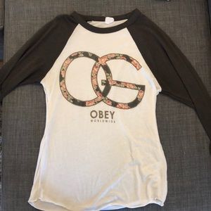 Like new OBEY t shirt. Super soft baseball tee